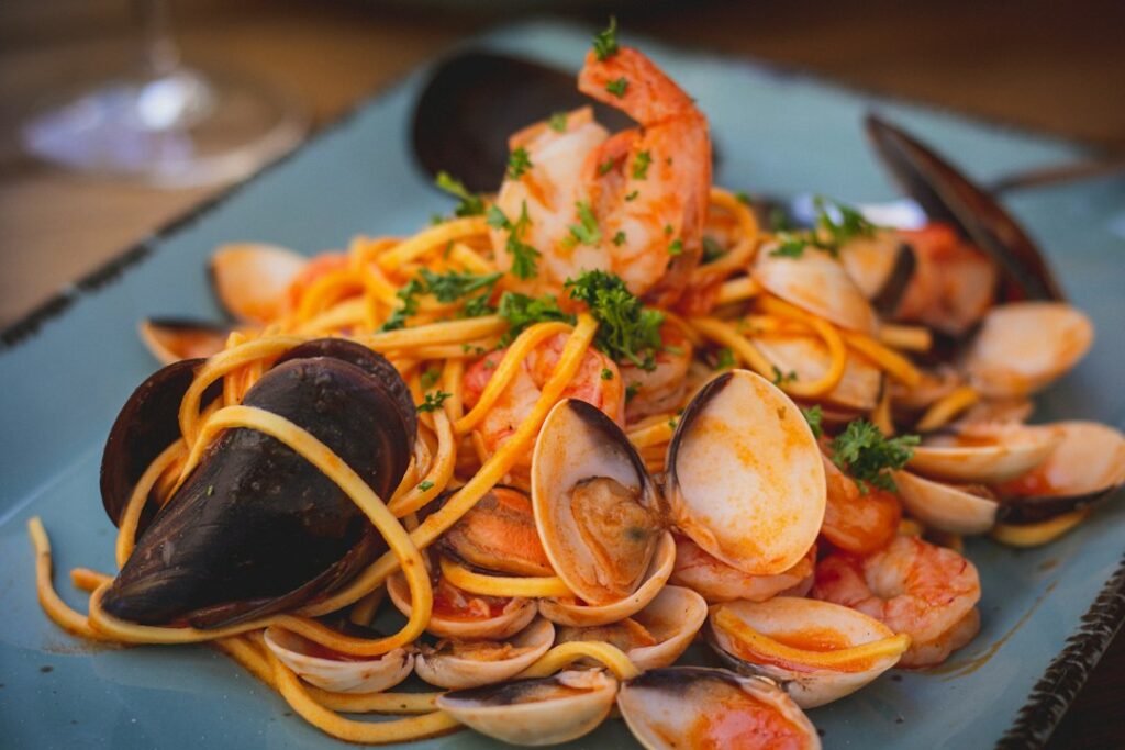 Piatto di pasta ai frutti di mare, immagine illustrativa per Bavette allo scoglio