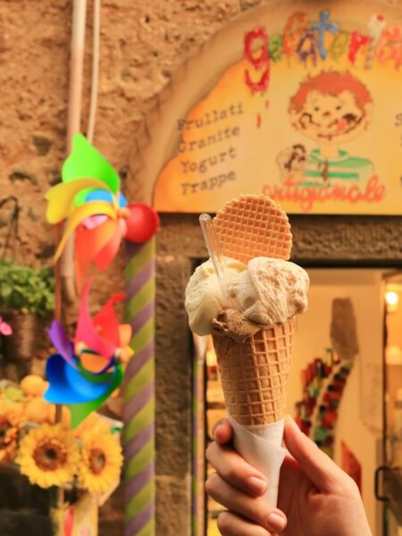 Sorbetto e gelato al limone in stile italiano